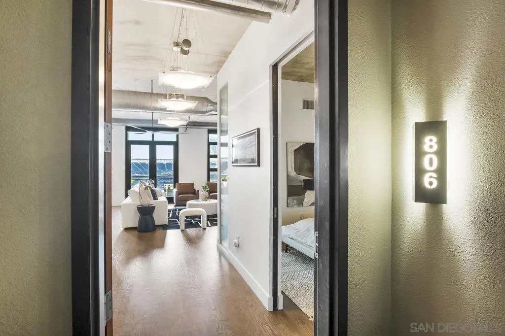 877 Island Ave 806, San Diego, California 92101 home-pic-2